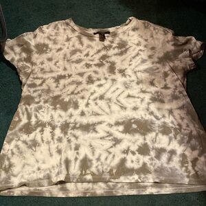 Slightly cropped XL forever21 tie dye tee